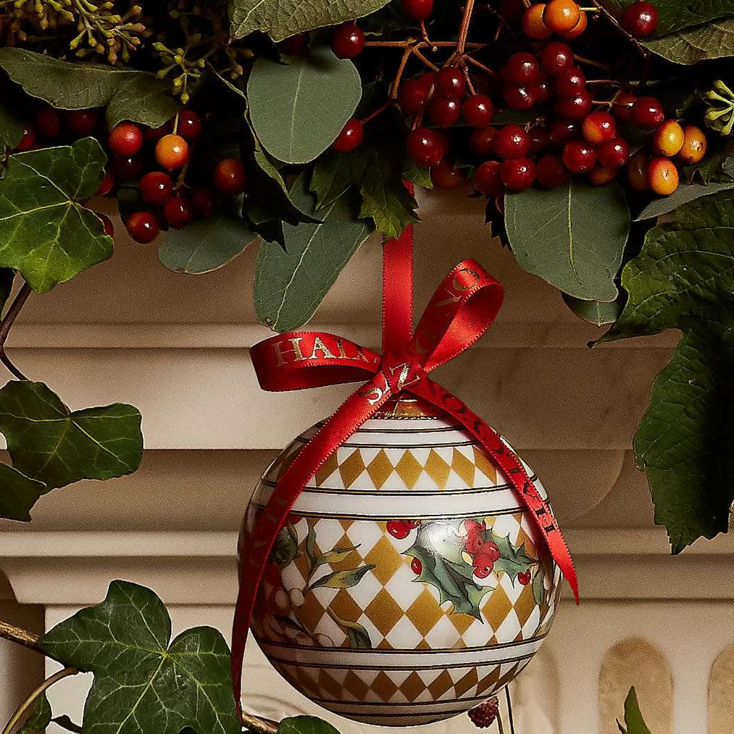 Halcyon Days Parterre Gold With Poinsettia Bauble | Flash Sale