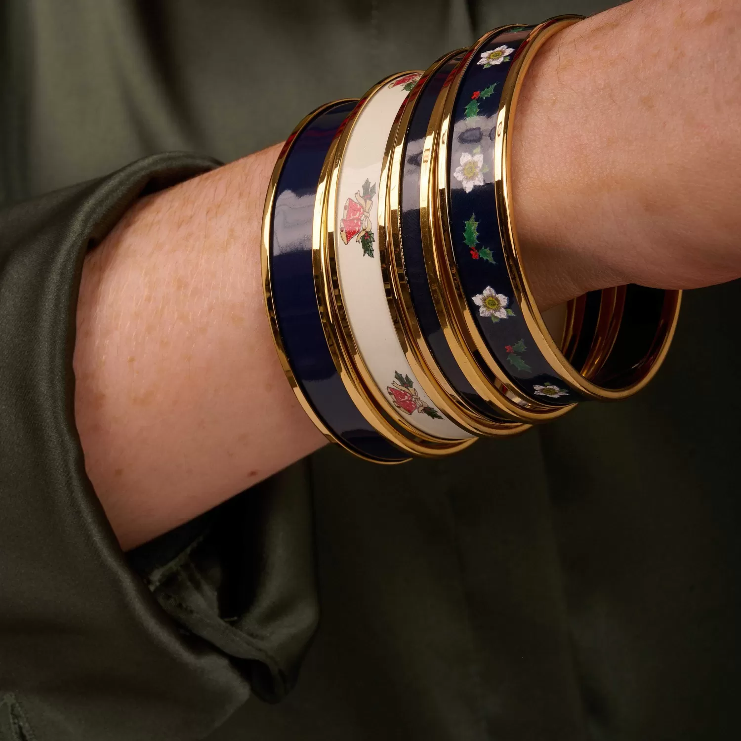 Halcyon Days Skinny Navy & Gold Enamel Bangle | Outlet